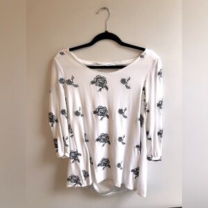 Women’s Size Small Black & White Flowy Rose Cutout Blouse